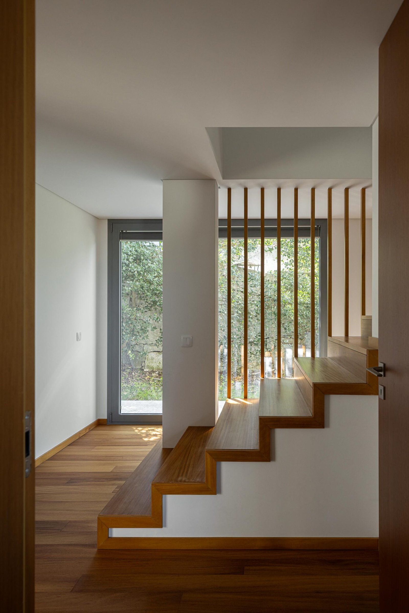 Duas Casas em Guimar&atilde;es arquitetura F&eacute;lix Arquitectos e fotogr