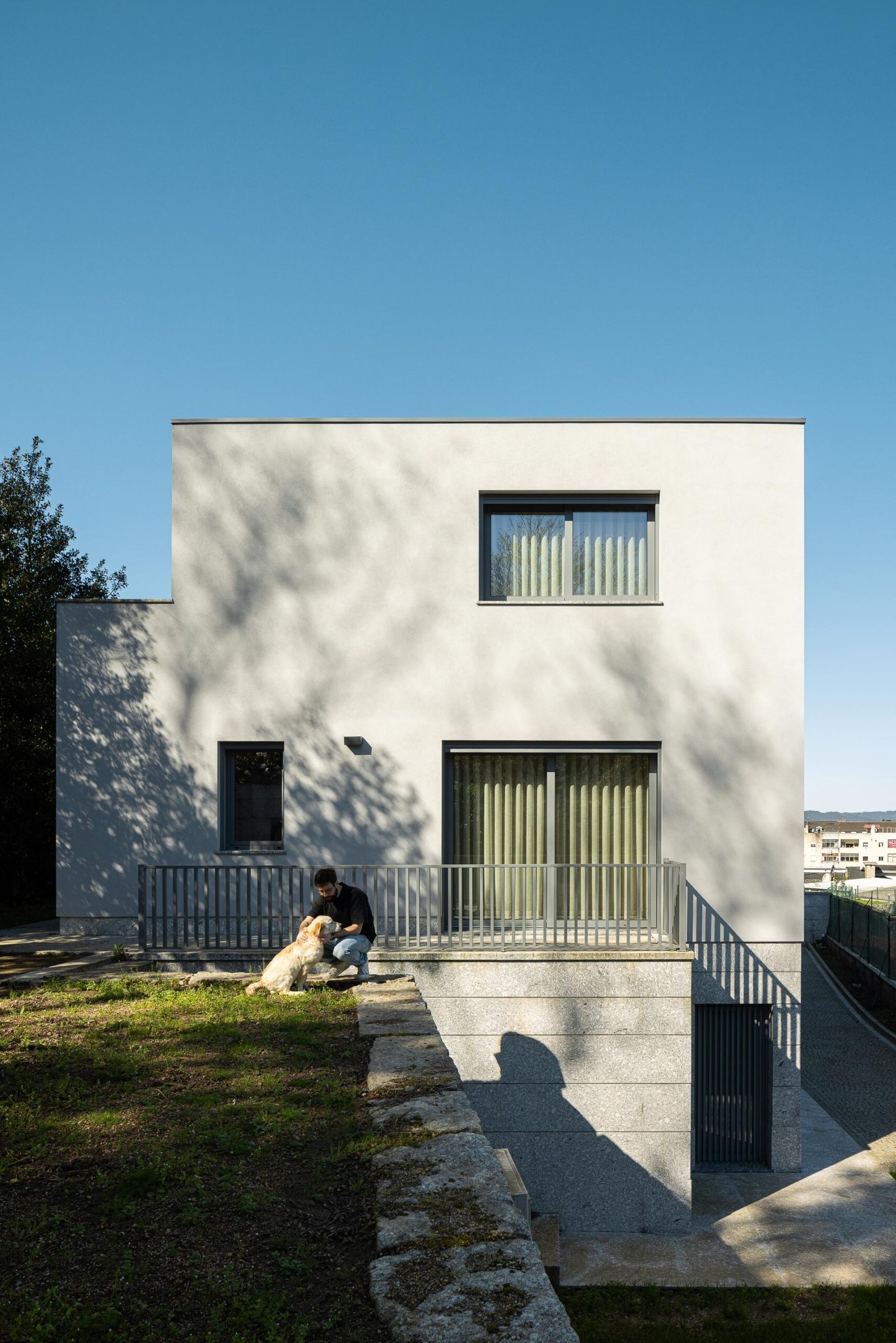 Duas Casas em Guimar&atilde;es arquitetura F&eacute;lix Arquitectos e fotogr