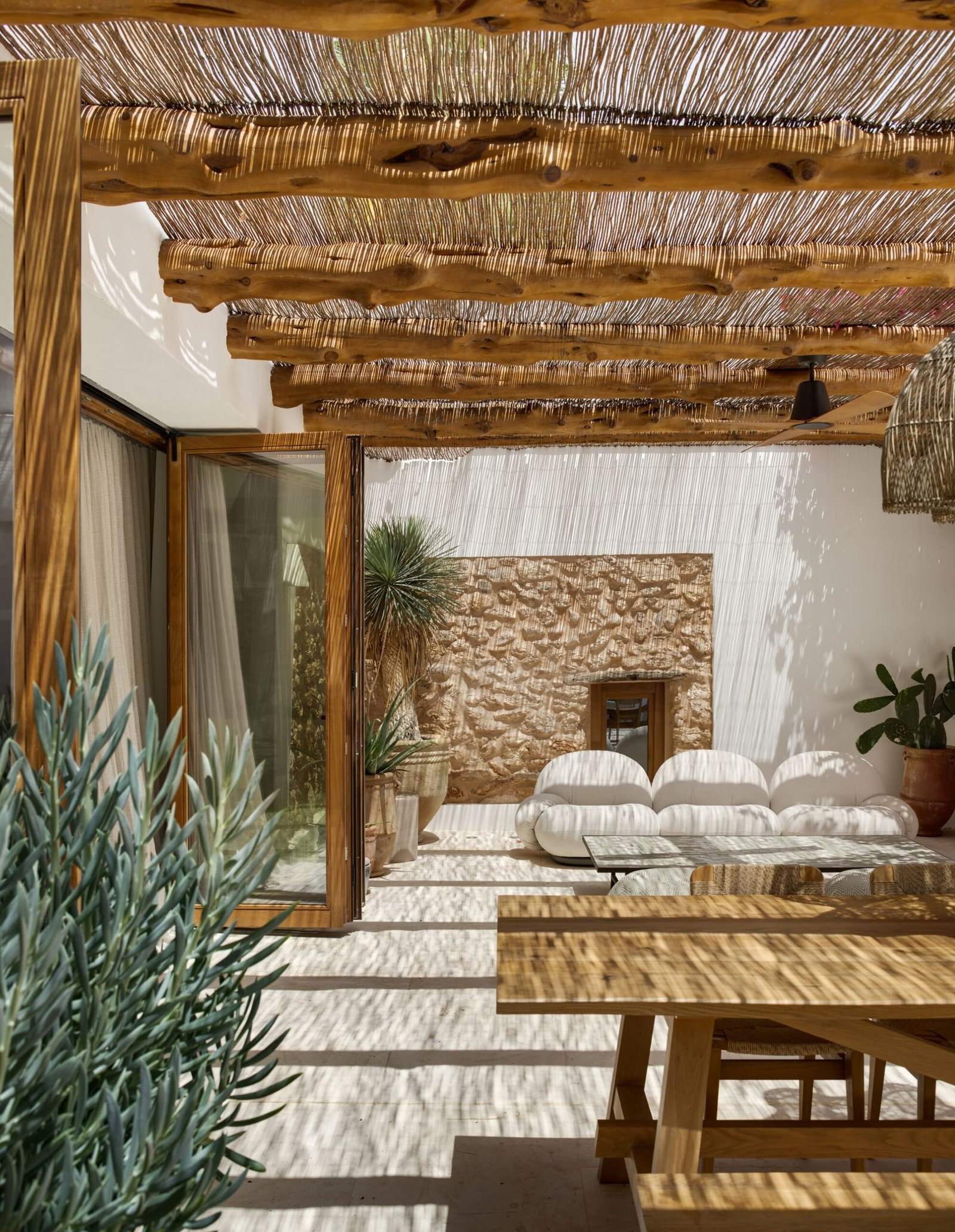 LUV Studio &ndash; Bougainvillea Villa (Pol Viladoms) (1)