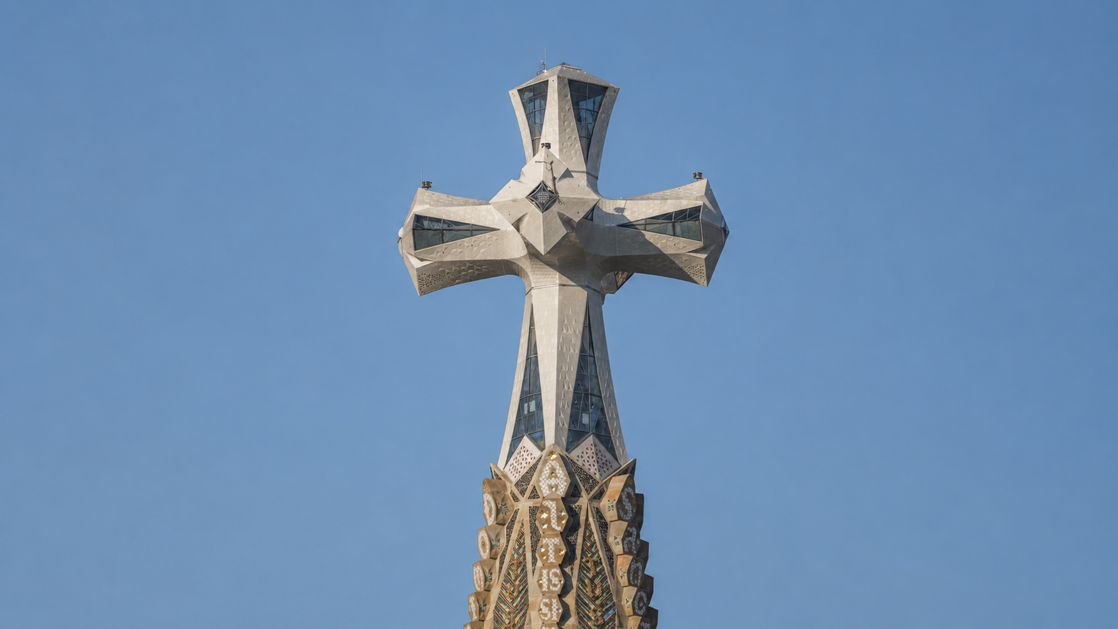 Detalle de la Torre de Jesucristo de la Sagrada Família en Barcelona, que será inaugurada el 10 de junio de 2026.