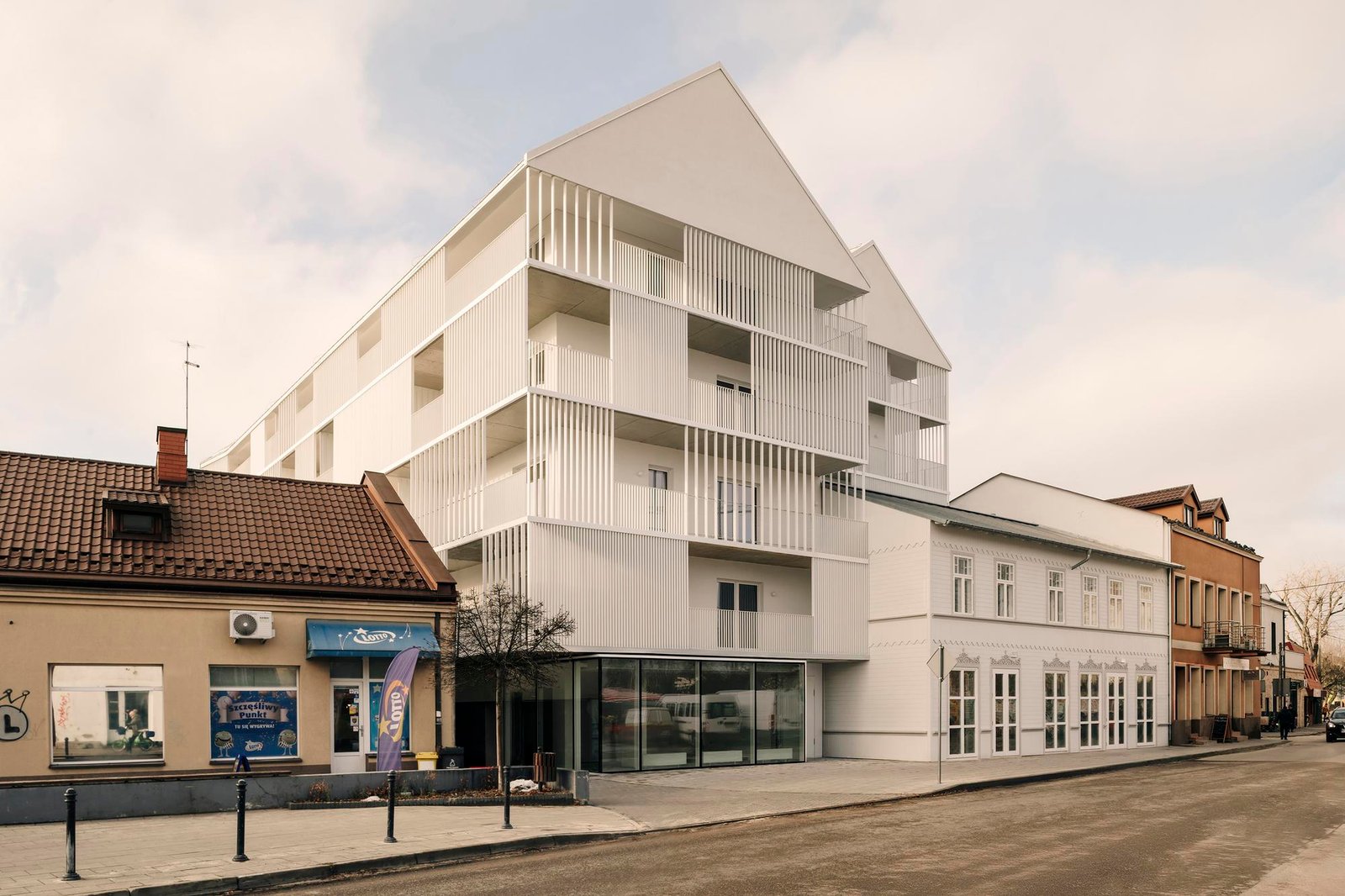 MFRMGR Architekci – Casa Universal A10 (Onistories) AeB (3)