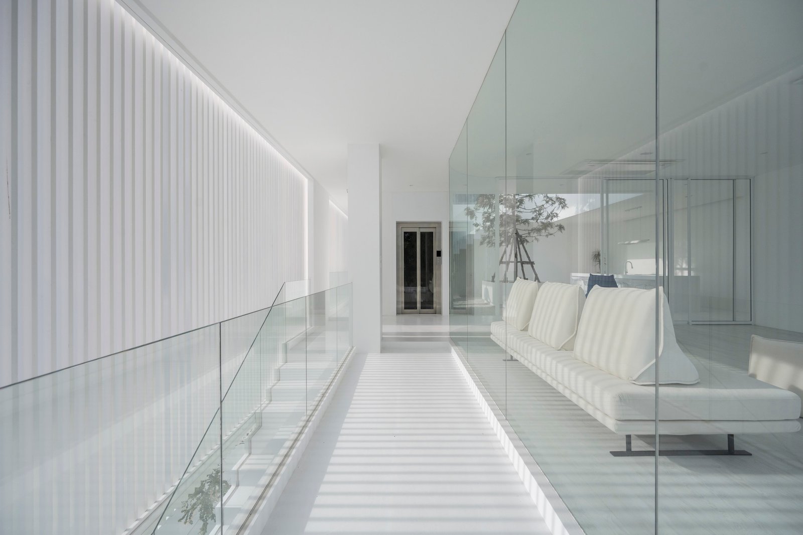 Unknown Surface Studio – Casa Lienzo (Rungkit Charoenwat) (13)
