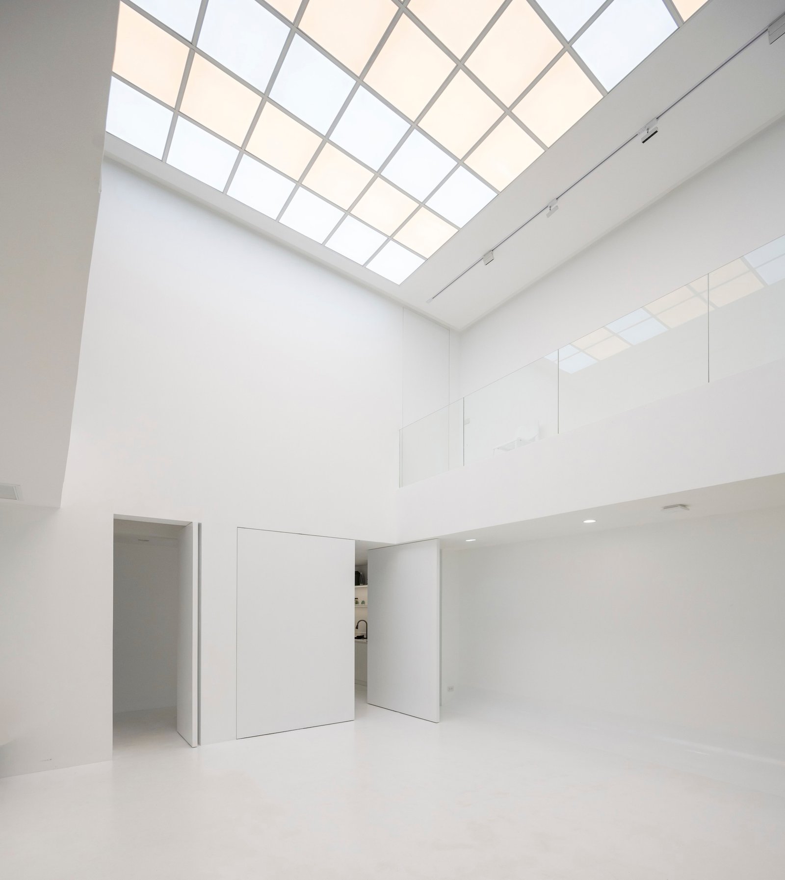 Unknown Surface Studio – Casa Lienzo (Rungkit Charoenwat) (26)