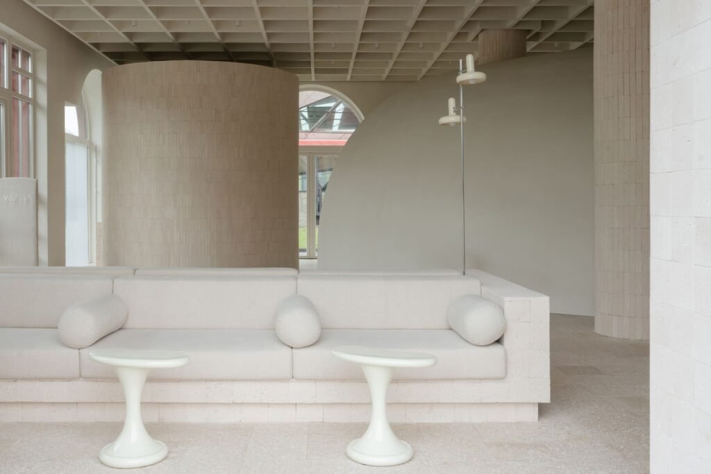 UP2DATE architects &ndash; Casa Messa (Varvara Toplennikova) AeB (5)