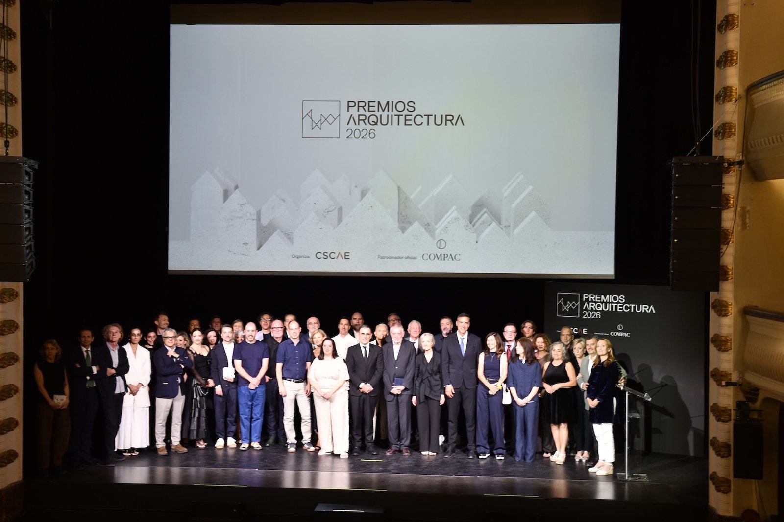 01_Premios-ARQUITECTURA-2026_Foto-de-famila