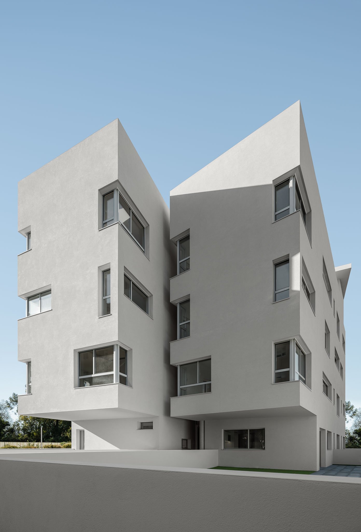 Nova Rio Edificio Multifamiliar no Porto com Arquitectura Arqui