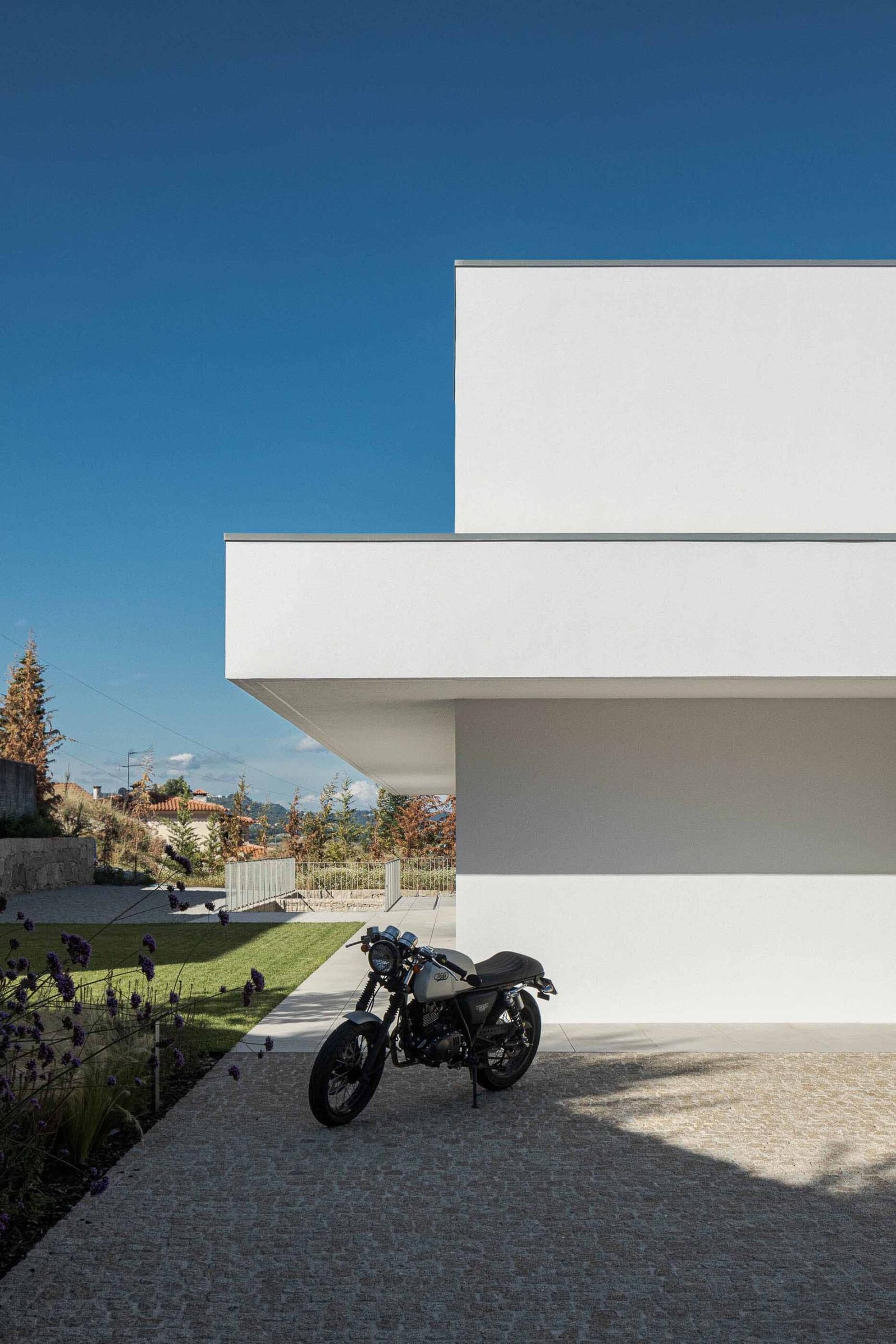 Casa Aurea com arquitetura Stu.dere e fotografia Ivo Tavares