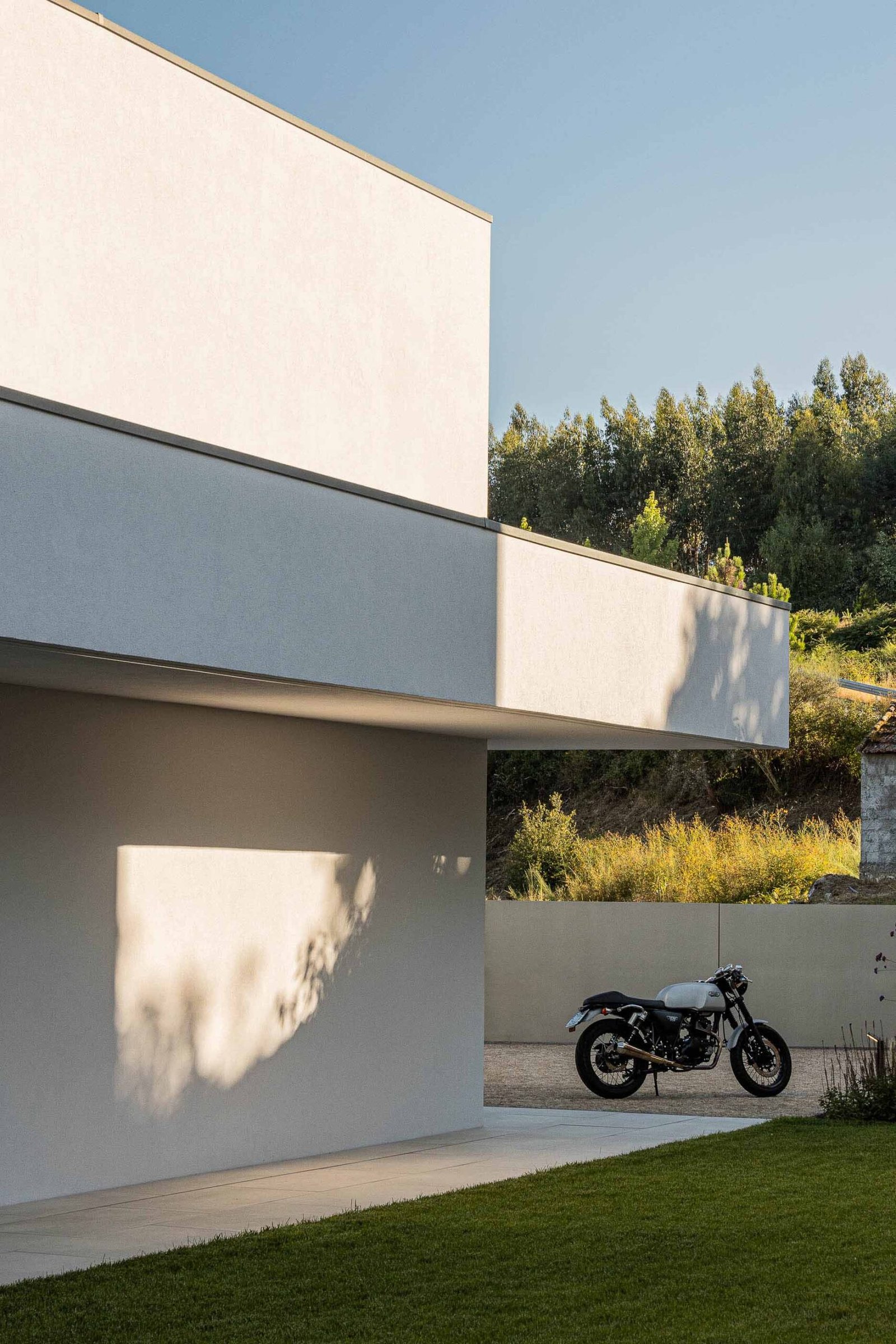 Casa Aurea com arquitetura Stu.dere e fotografia Ivo Tavares