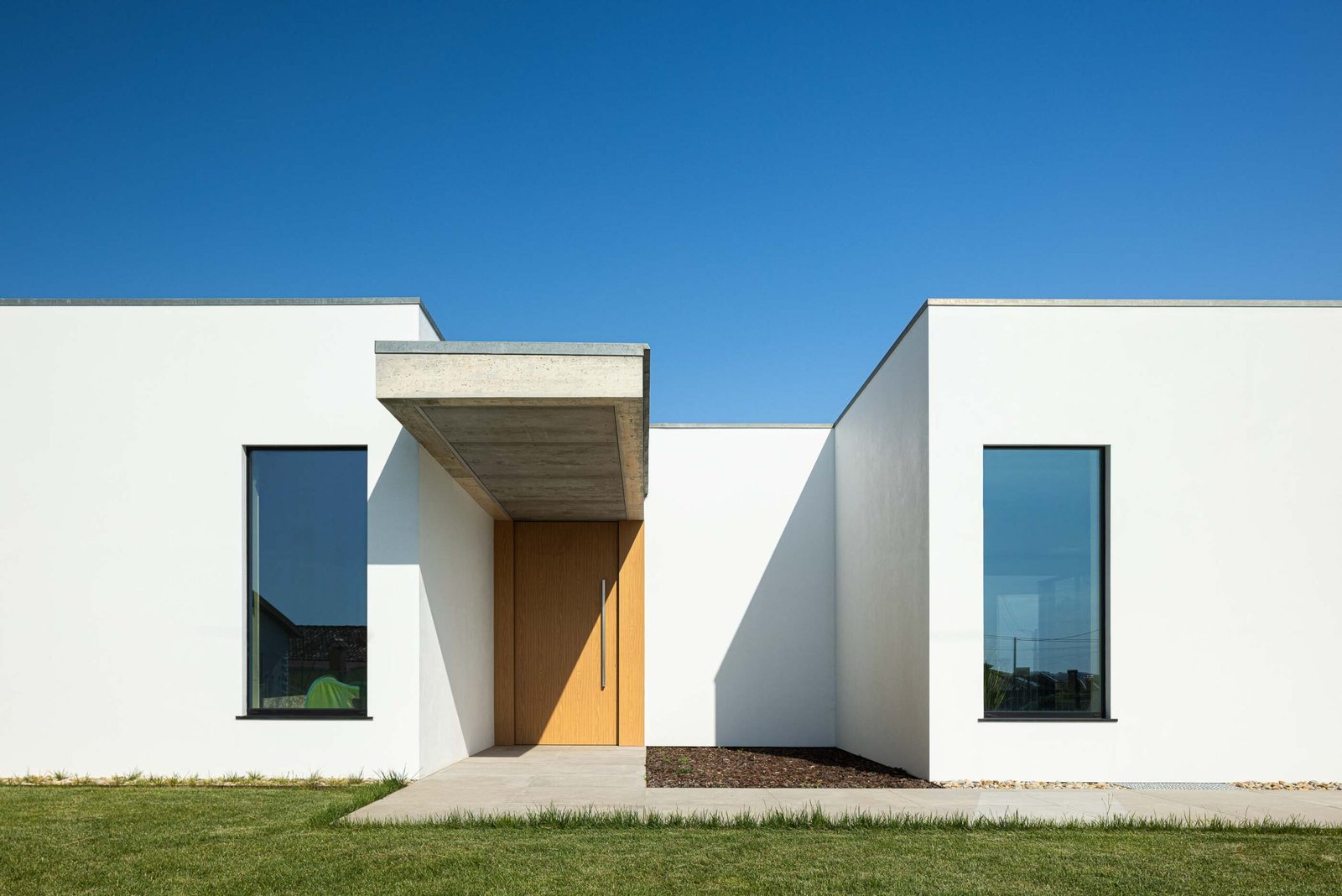 CS House com arquitetura WALLA e fotografia Ivo Tavares