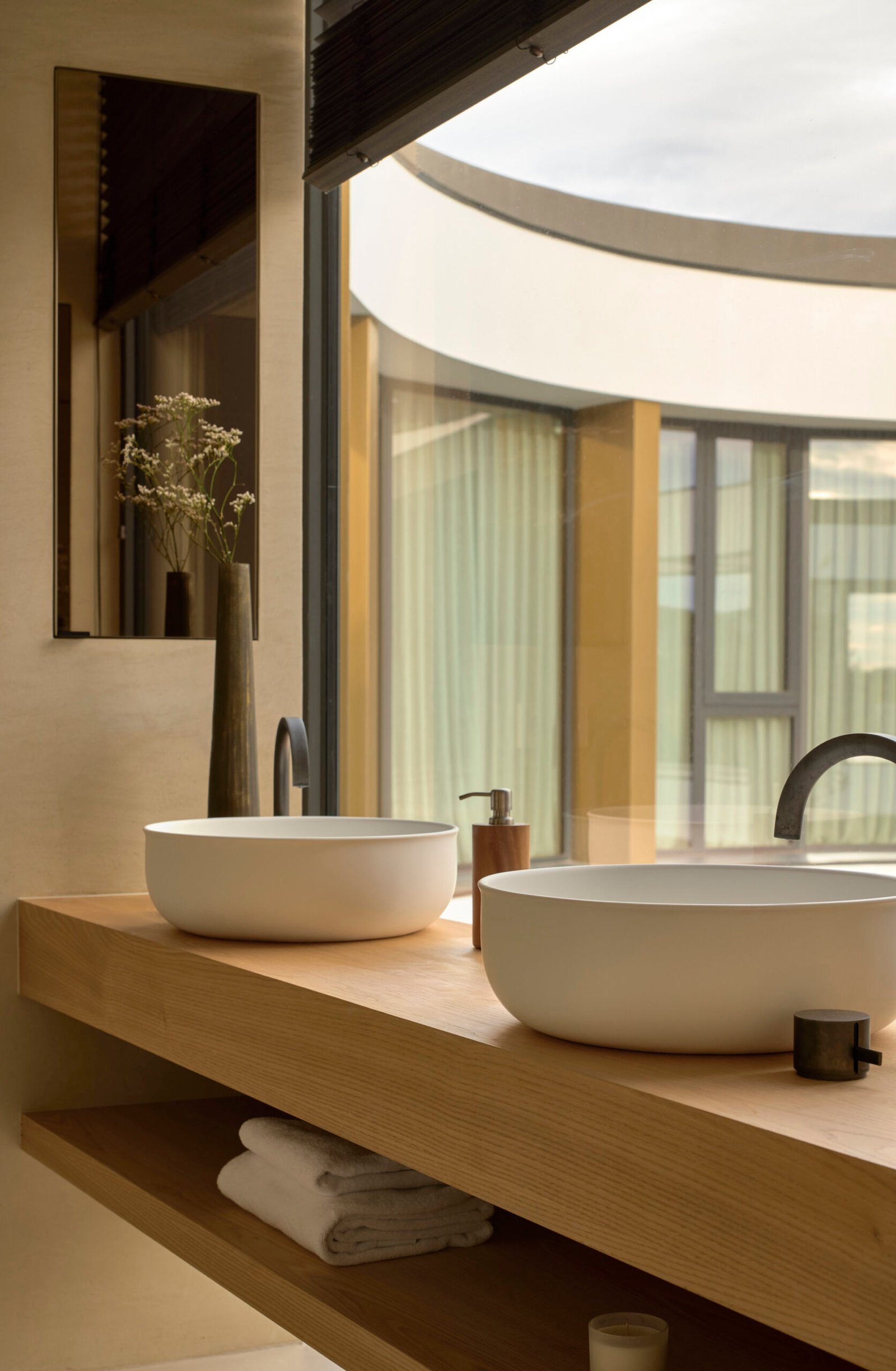 camiral-golf-and-wellness-villa-selva-25-bathroom-1_5e6f41e1_240522101219_2000x3060