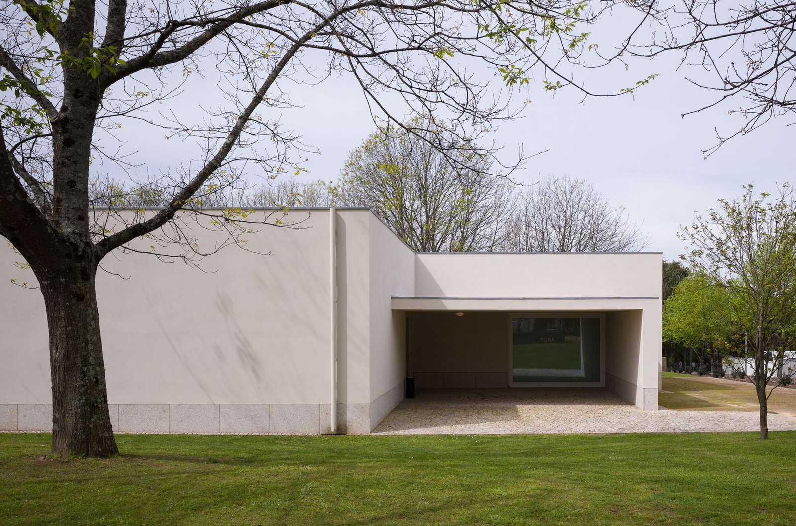 casa-sede-da-fundacao-gramaxo-alvaro-siza-vieira_3