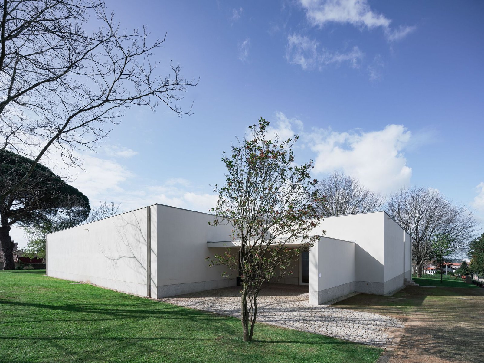 casa-sede-da-fundacao-gramaxo-alvaro-siza-vieira_32
