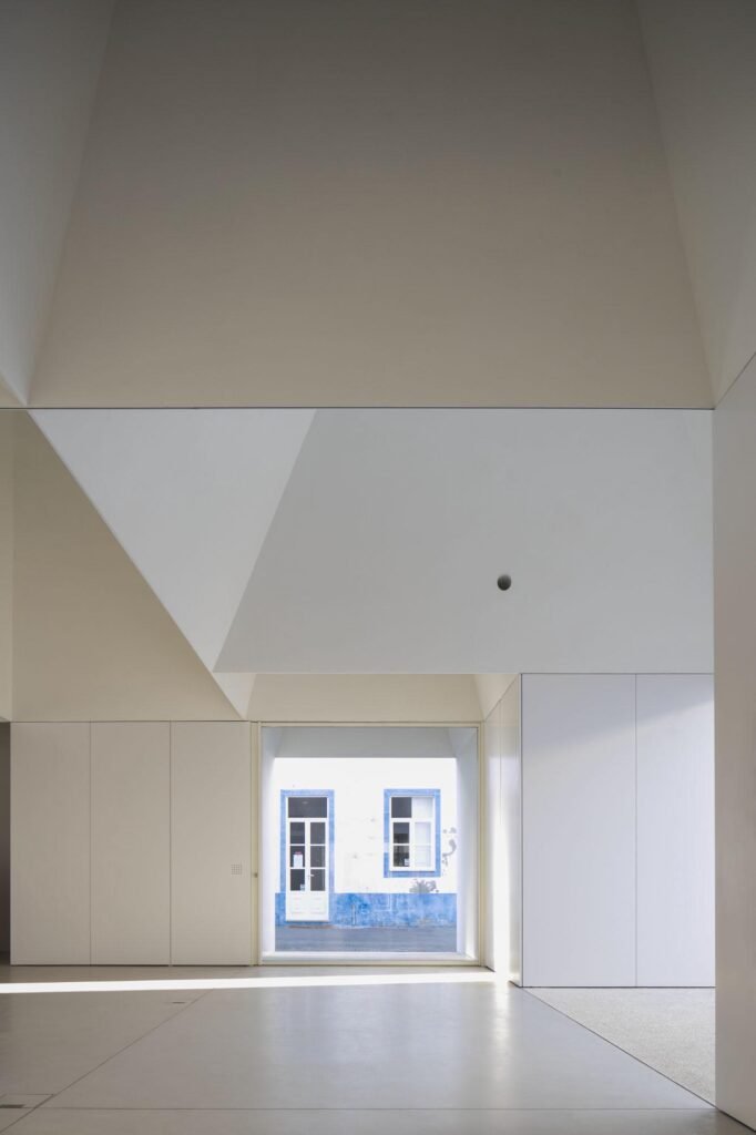 Centro _Convivencia_Grandola_Aires_Mateus_Nelson_Garrido_AeB (12)