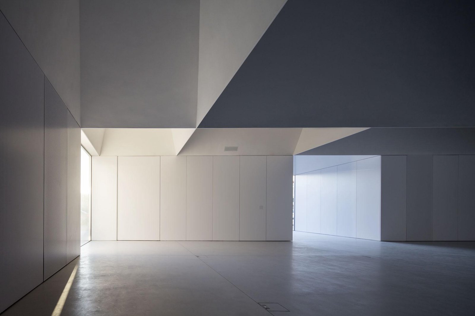Centro _Convivencia_Grandola_Aires_Mateus_Nelson_Garrido_AeB (21)