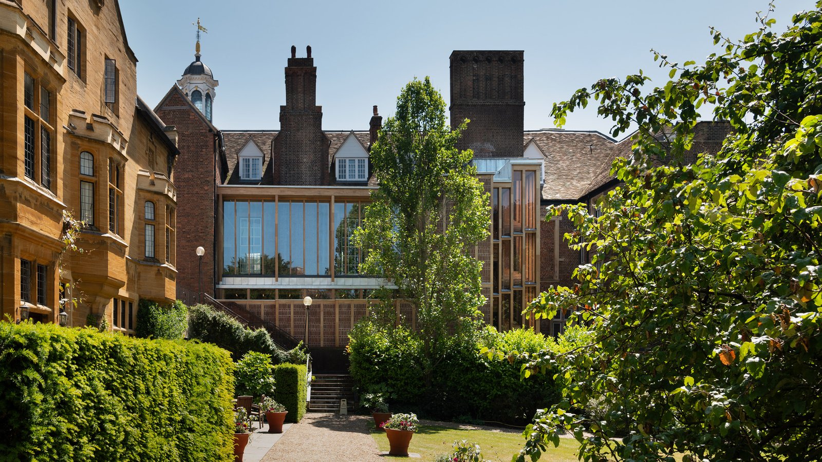hero-witherford-watson-mann-clare-college-uk_AEB_2364_col_0