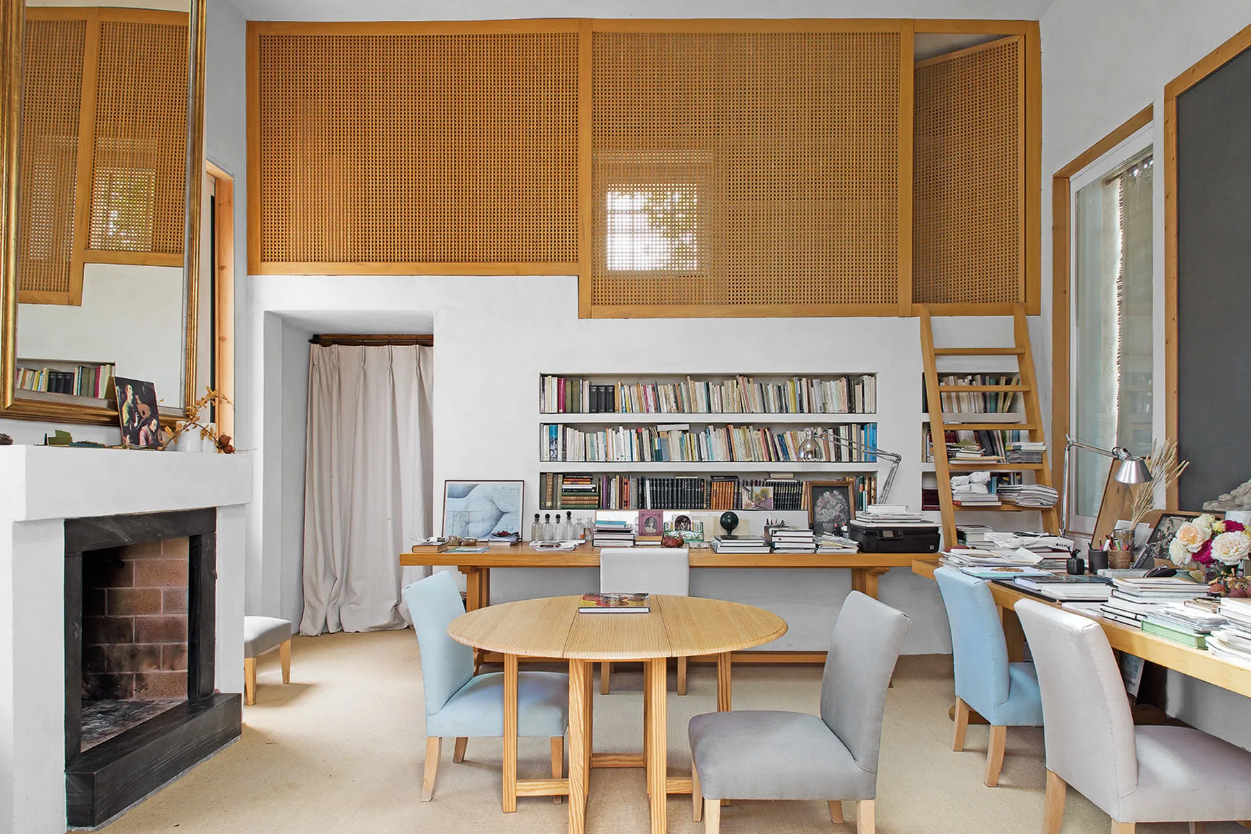 Interior del Kiosk del Estudio de Fernando Caruncho en Madrid