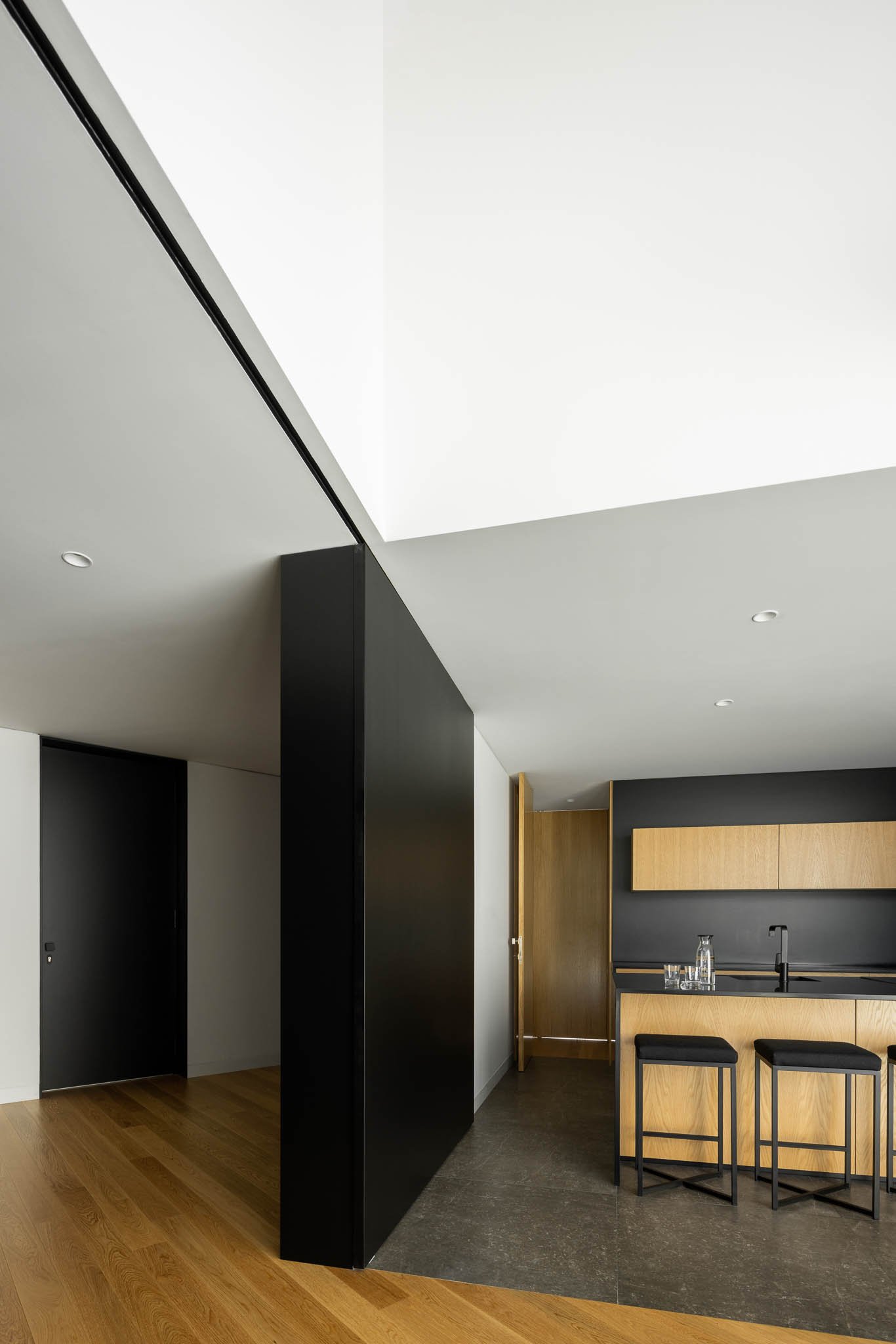 Casa Tilt em Gondomar com arquitectura Mutant e fotografias de I