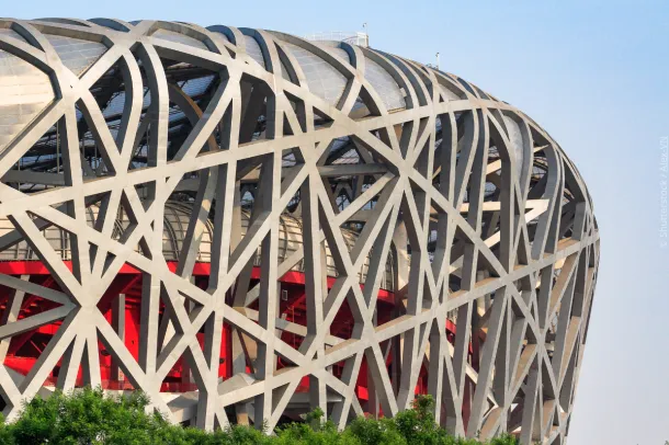Fachada del Estadio Nacional de Pek&iacute;n, conocido como Nido de P&aacute;jaro, dise&ntilde;ado por Herzog & de Meuron