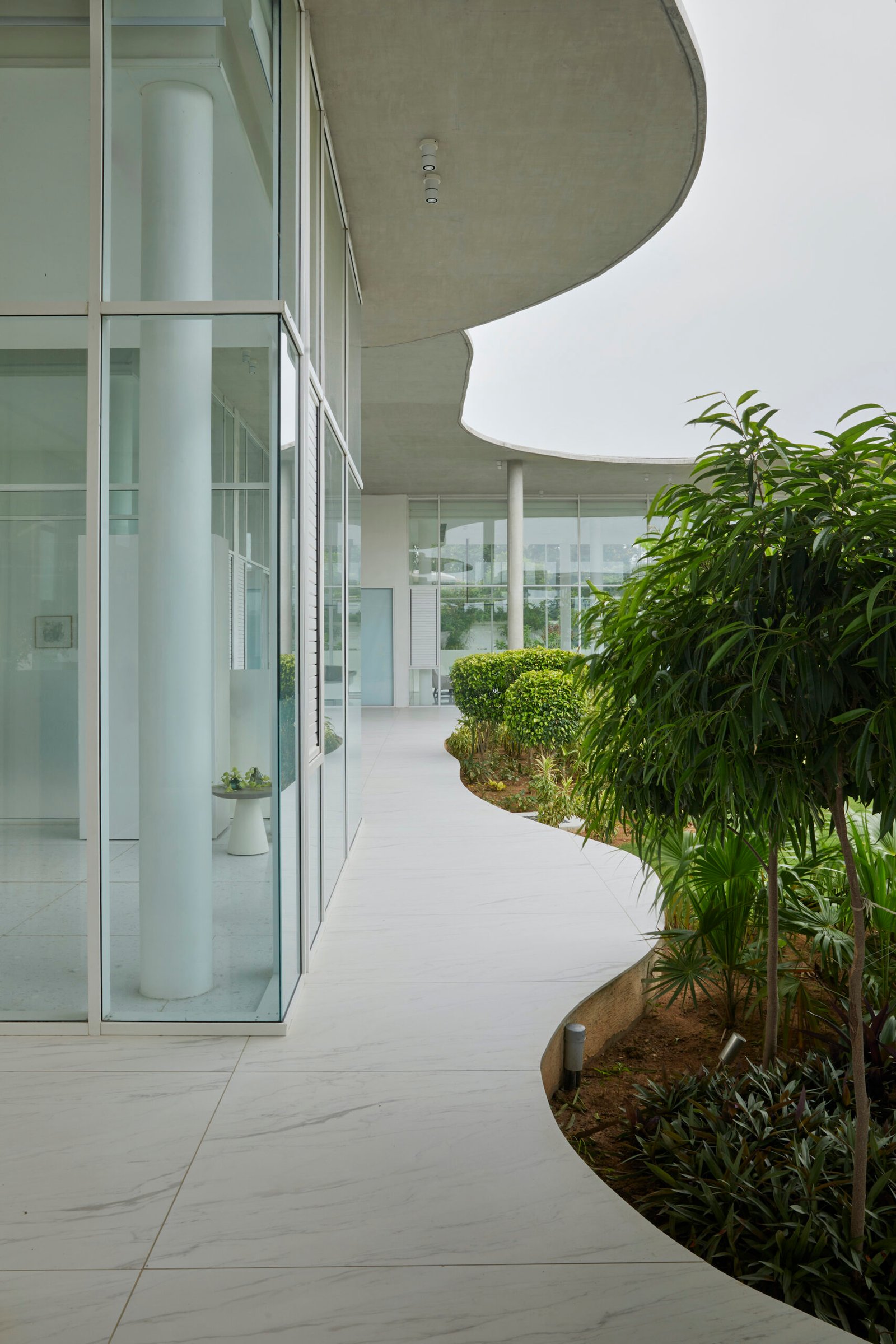 amoeba-office-hiren-patel-architects_10