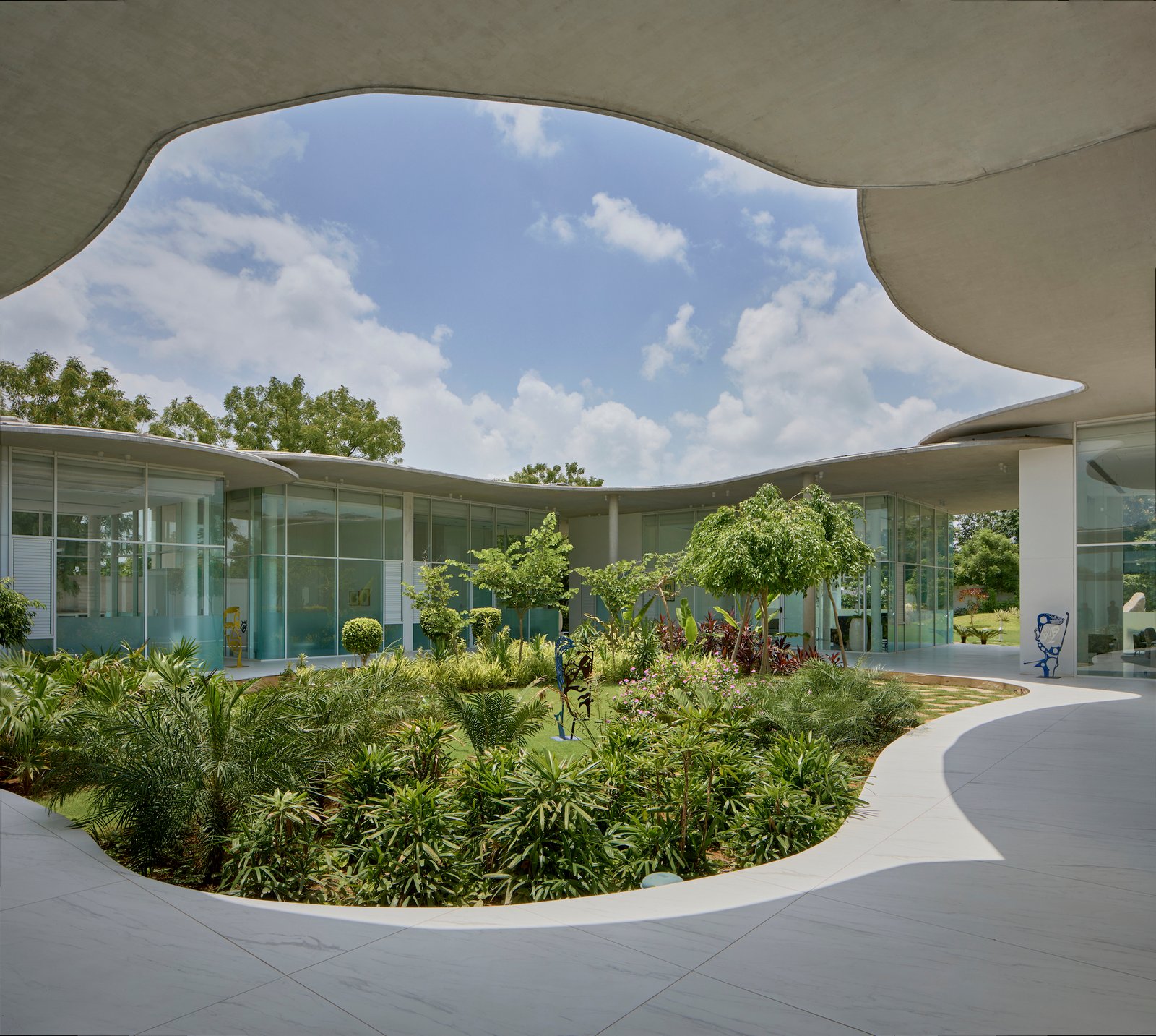 amoeba-office-hiren-patel-architects_4