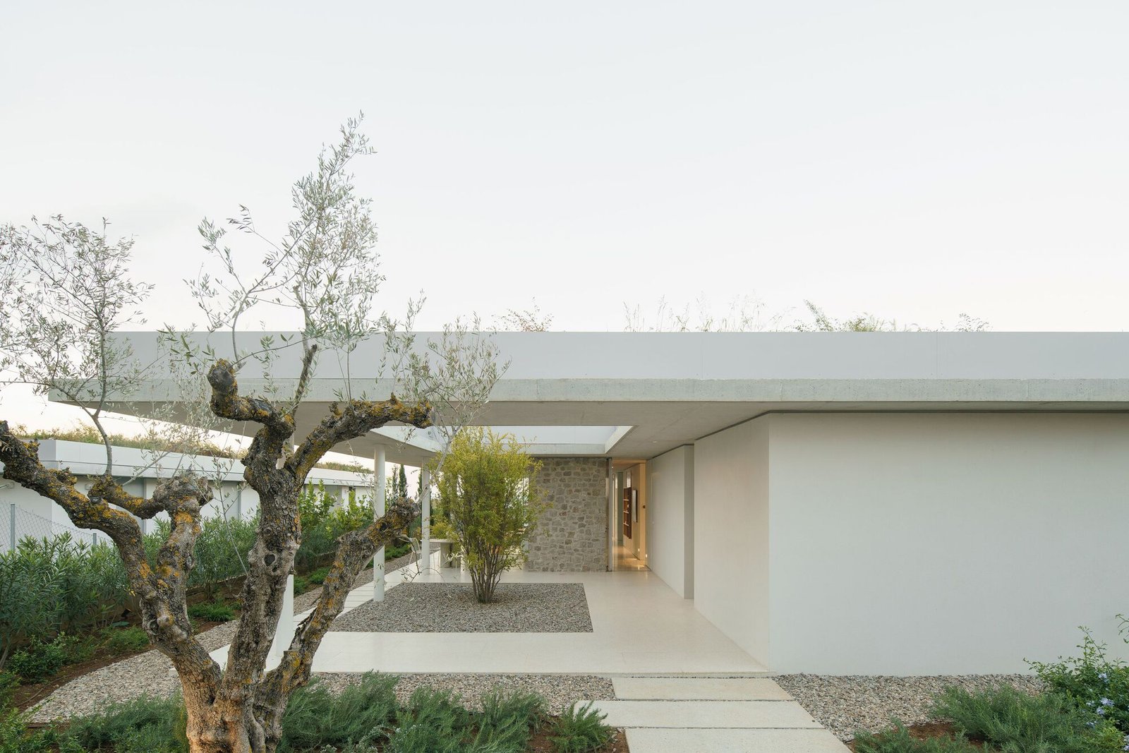 buerger_katsota_architects_Rolling_Greens_Villas_Alex_Shoots_Buildings_AeB (11)