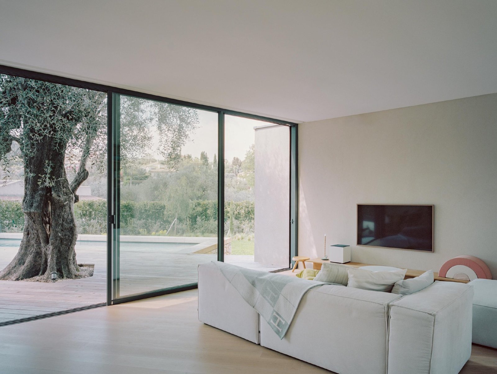 Cascio_Arquitectos_Villa_Cuatro_Olivos_Aldo_Amoretti_AeB (12)