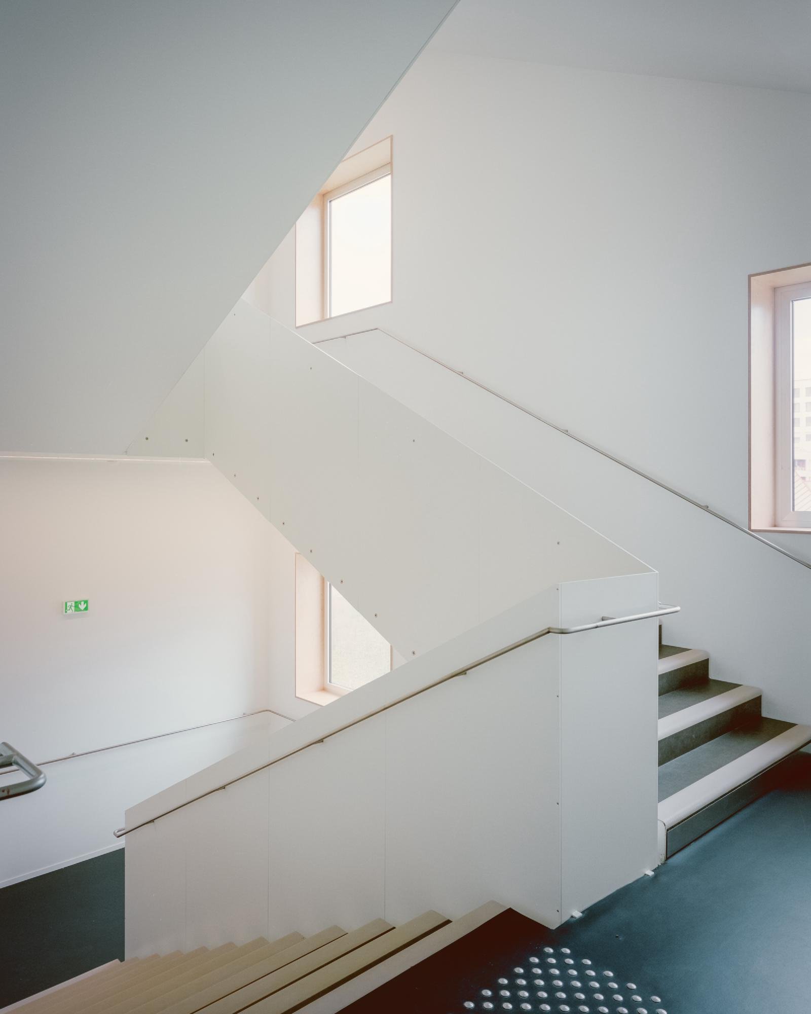 Guervilly_Mauffret_Edificio_investgiaci&oacute;n_CNAM_Synergie_Aldo_Amoretti_AeB (10)