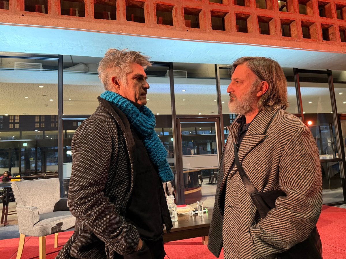 Alejandro Aravena y Smiljan Radić durante un encuentro sobre arquitectura en Santiago de Chile