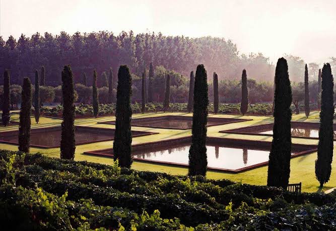 Jard&iacute;n Mas de les Voltes de Fernando Caruncho en Girona