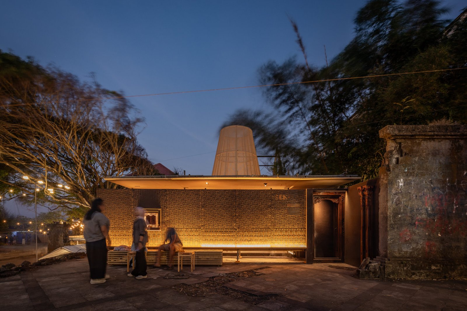 Jia CURATED 2025 – 28 – Credits Indra Wiras