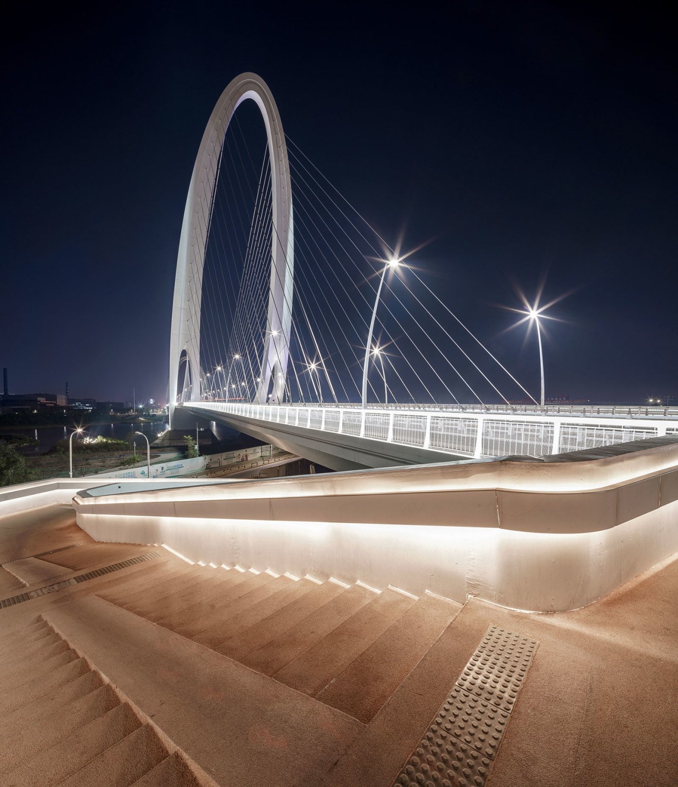 Linea_Light_Group_Xinshougang_Bridge2