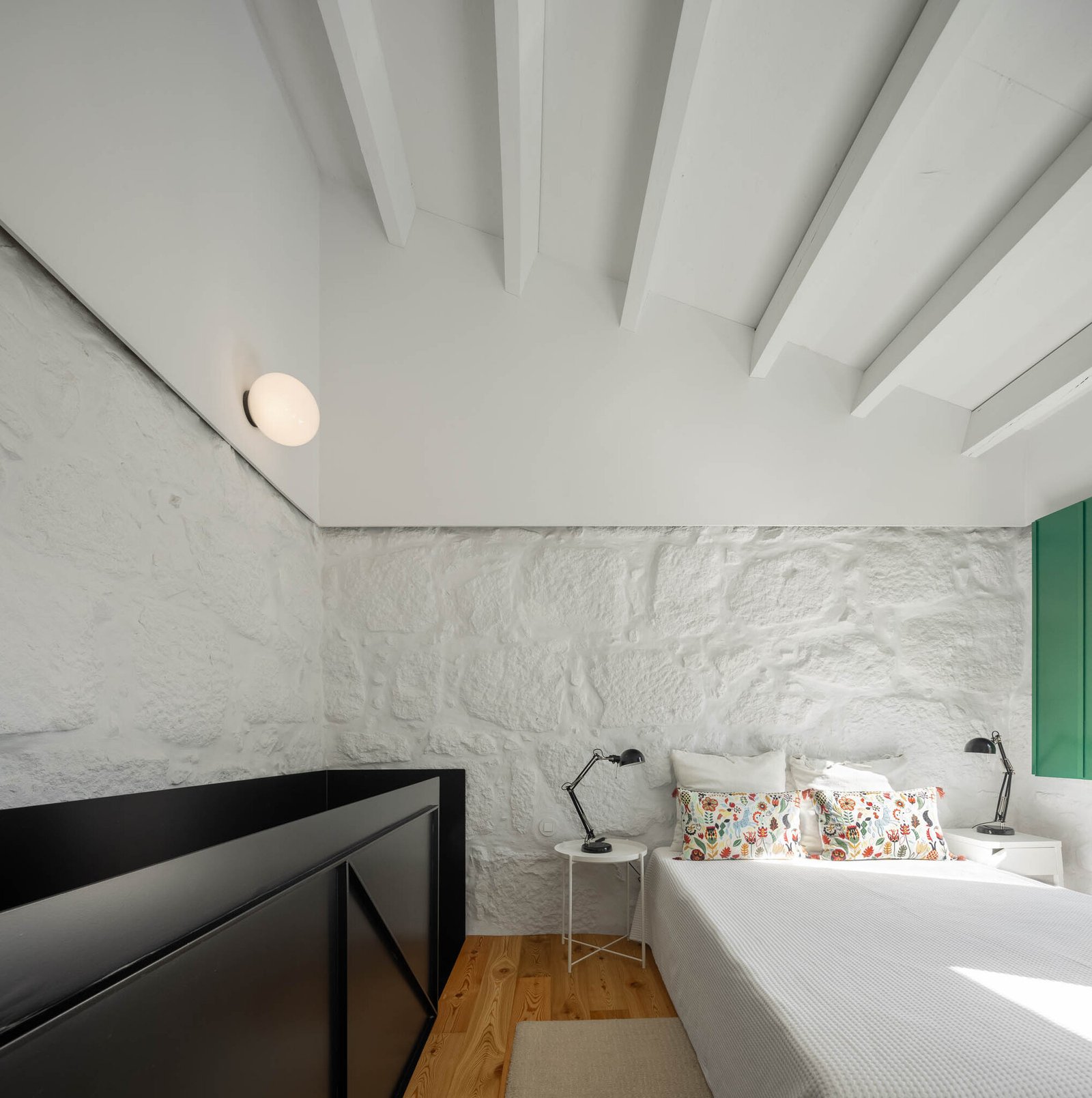 Covelo House no Porto com Arquitectura Spaceworkers e fotografia