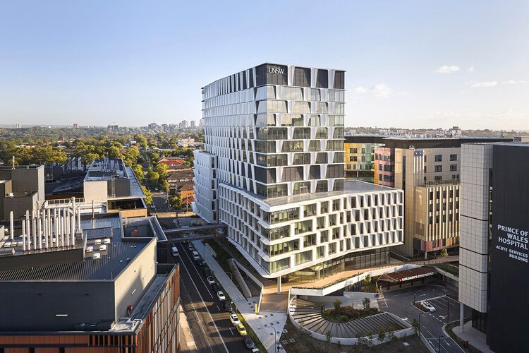 Fachada del Health Translation Hub de UNSW Sydney dise&ntilde;ado por Architectus