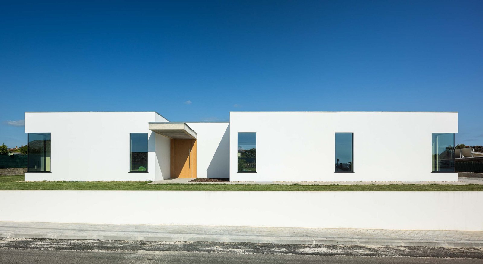 CS House com arquitetura WALLA e fotografia Ivo Tavares
