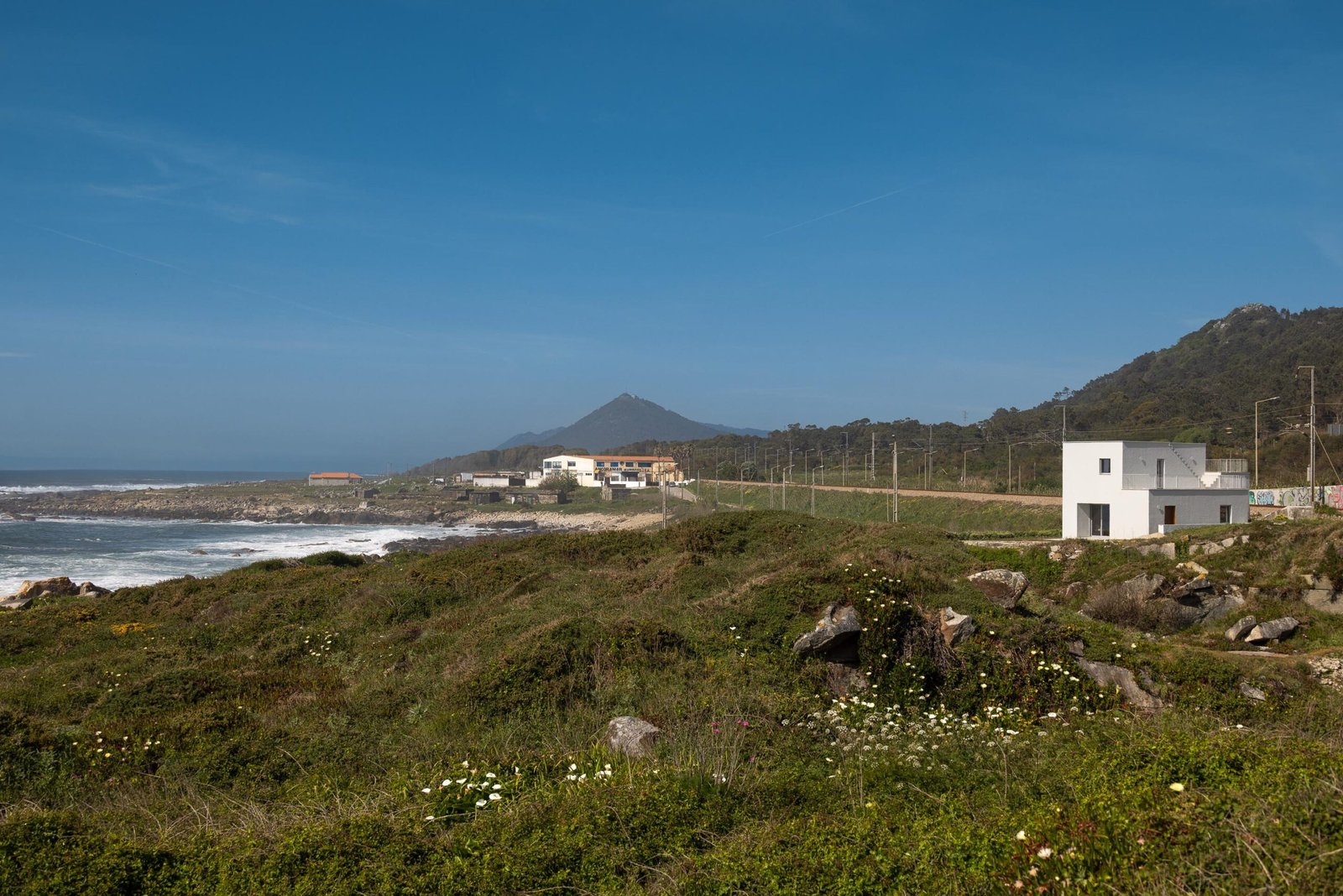 Casa &Acirc;ncora arquitetura Tiago Sousa e fotografia Ivo Tavares
