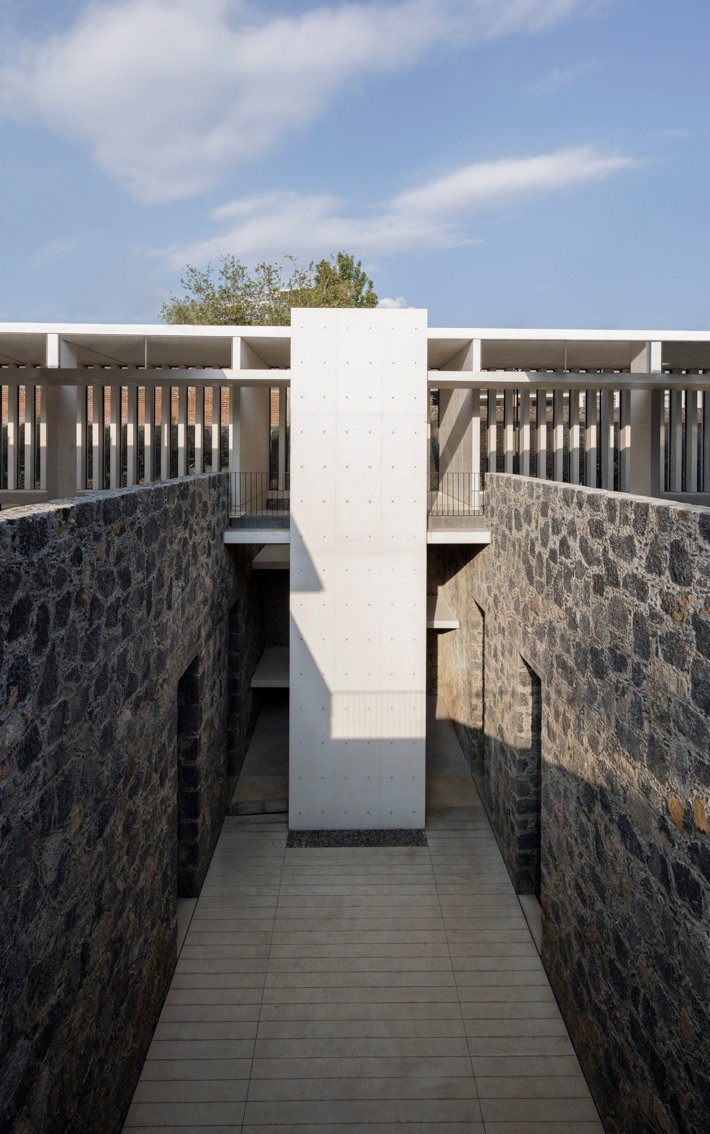 27_Fabrica de San Pedro__412