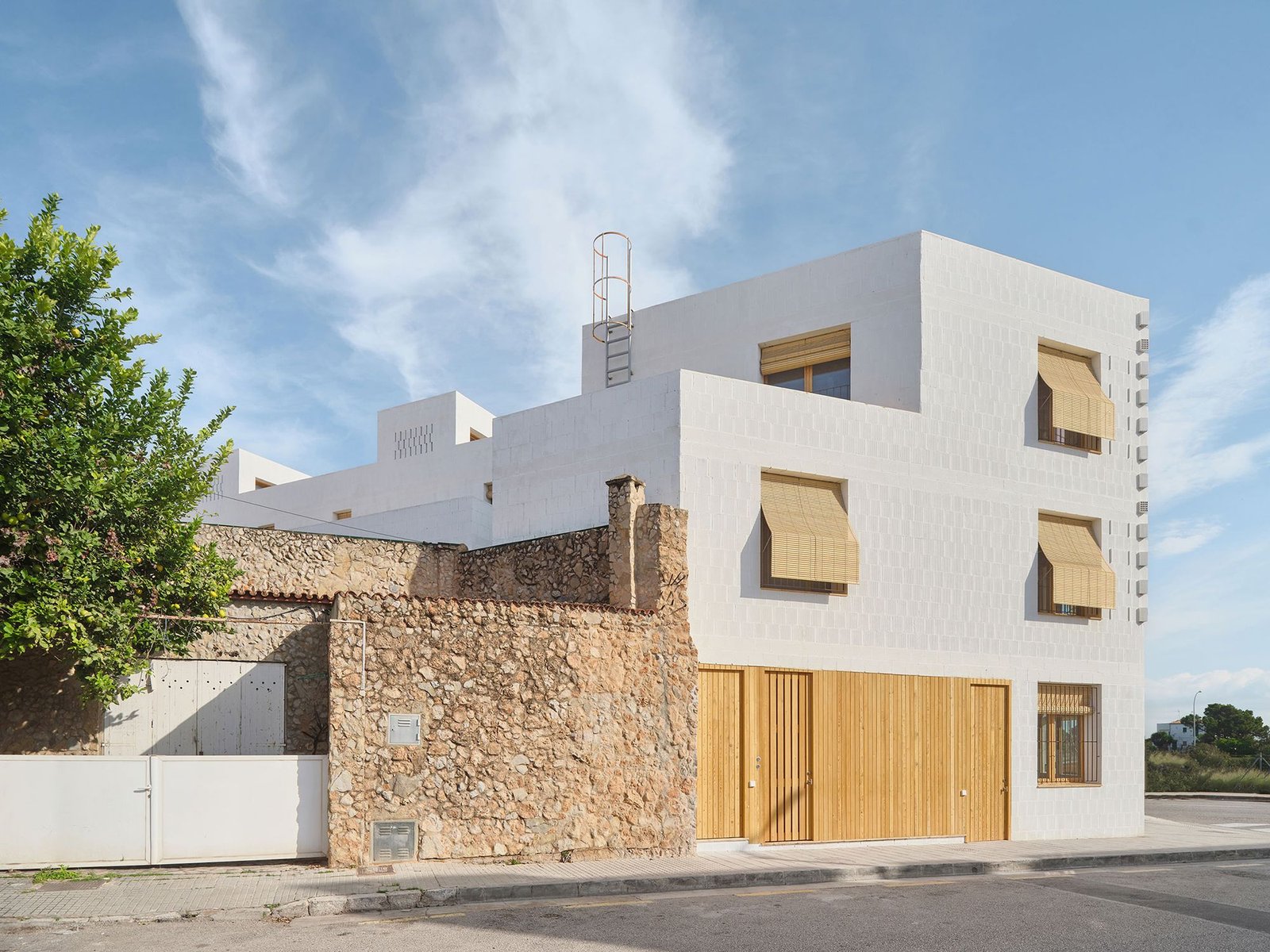 Carles_Enrich_11_Viviendas_sociales_Palma_Mallorca_Adria_Goula_AeB (8)