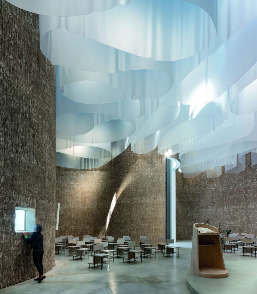 Mario_Cucinella_Architects_Iglesia_Santa_Maria_Goretti_Duccio_Malagamba_AeB (15)