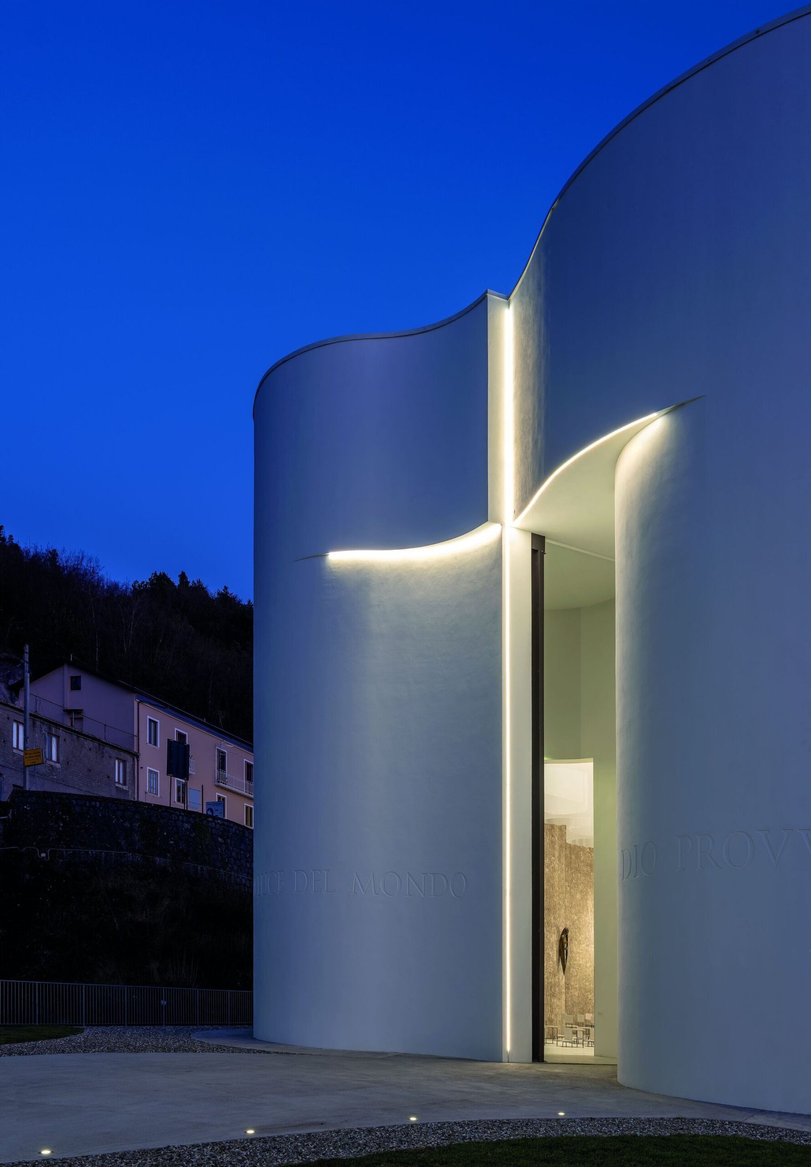 Mario_Cucinella_Architects_Iglesia_Santa_Maria_Goretti_Duccio_Malagamba_AeB (7)