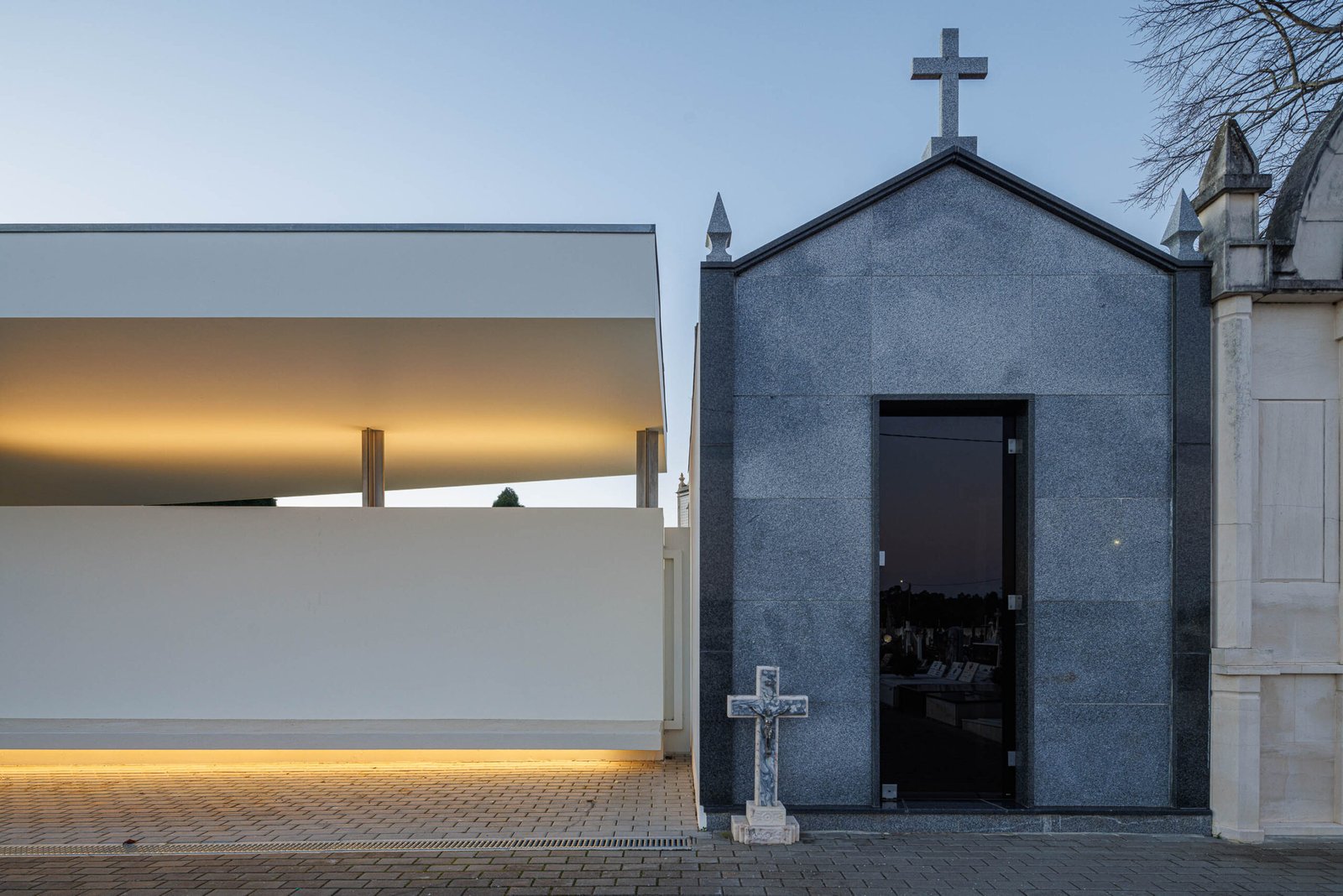 Casa Mortuária de Oliveirinha com arquitetura Sónia Cruz