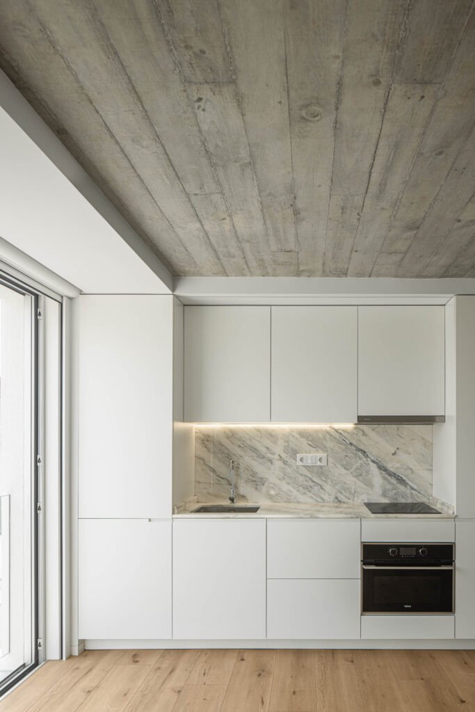 Silva Brinco 288 com arquitetura Tiago Leit&atilde;o e fotografia Ivo