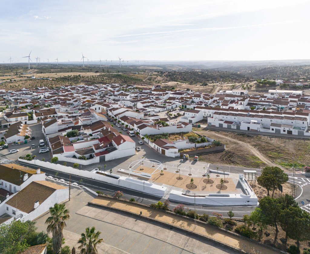 Estudio_Ventid&oacute;s_Sobre_las_cercas_estudio_veintid&oacute;s_AeB_Espa&ntilde;a (1)