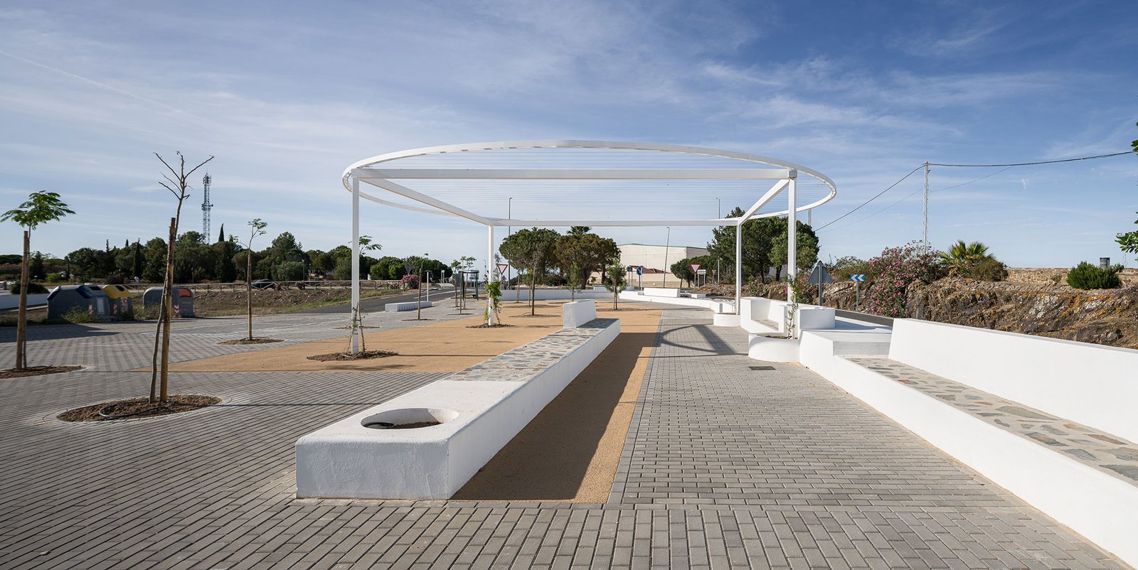 Estudio_Ventid&oacute;s_Sobre_las_cercas_estudio_veintid&oacute;s_AeB_Espa&ntilde;a (16)