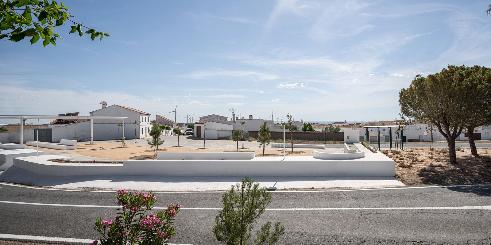 Estudio_Ventid&oacute;s_Sobre_las_cercas_estudio_veintid&oacute;s_AeB_Espa&ntilde;a (9)